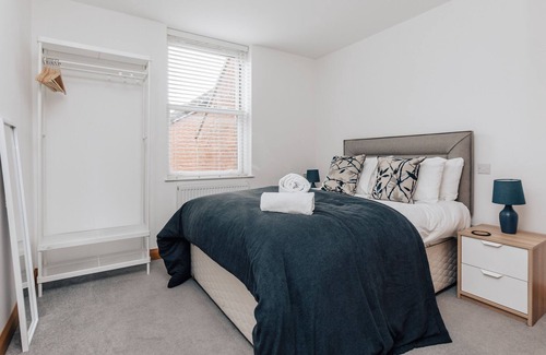 Henley Apartment | Seagrass Henley - 2 Bed Entire Serviced Apartment