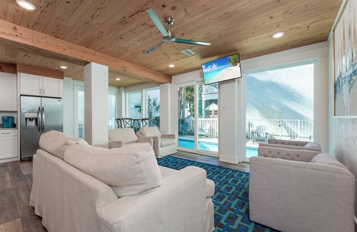 Seawalk Circle House | Seagrove, Amazing Gulf Views, Great Beach Access, Heated Pool, Pup Friendlyn