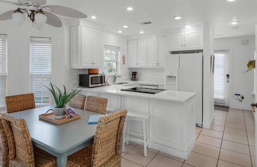 San Juan House | Seagrove Beach Cottage perfect couples & small families - .5 Miles to Beach