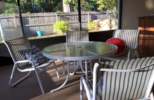 St. Marys House | Seagrove House in Historic District St. Marys, 2 blocks to river - Dog Friendly