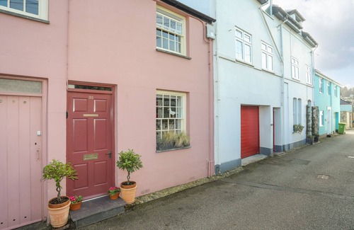 Beaumaris Cottage | SEAGULL COTTAGE, family friendly, with open fire in Beaumaris