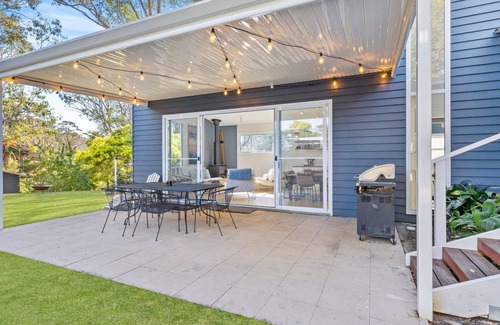 Mossy Point House | Seahaven at Mossy. Iconic beach house within a minute from the Mossy Cafe