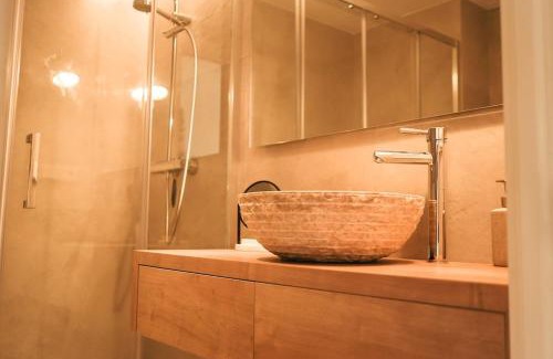 Blanes Apartment | SeaHomes Vacations - Seafront Brand New Apt with PKG