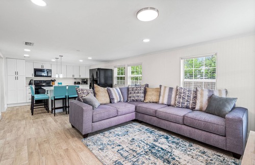 Bahama Beach House | Seahorse Cottage Pet Friendly, walking distance to beach