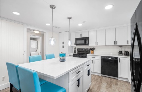 Bahama Beach House | Seahorse Cottage Pet Friendly, walking distance to beach