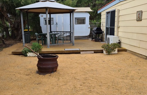 Goon Nure House | Seahorse Cottage - Loch Sport - Gippsland Lakes