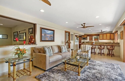 Kahaluu Bay Apartment | Seahorse Luxury Suite at Seaspray Ocean View