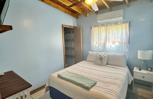 Sandy Bay Hotel | Seahorse Suite @ The Blue Bahia Resort in Sandy Bay