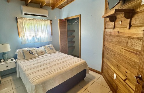 Sandy Bay Hotel | Seahorse Suite @ The Blue Bahia Resort in Sandy Bay