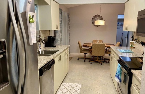Charlotte Park House | Seahorse Themed, Cozy Cottage that Feels Like Home