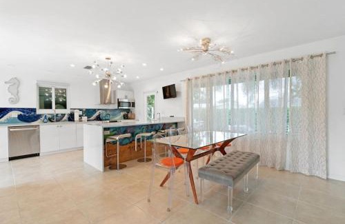 Dania Beach House | Seahorse Waterfront Pool Home Close to Everything