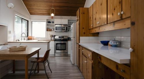 Courtenay House | Seal Bay Guest House