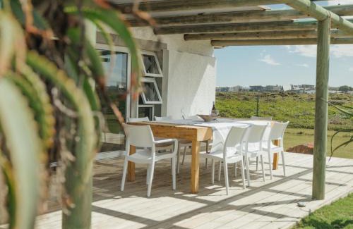 Cape Saint Francis Hotel | Seal Point Lighthouse