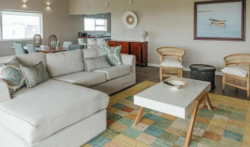 Cape Saint Francis Hotel | Seal Point Lighthouse