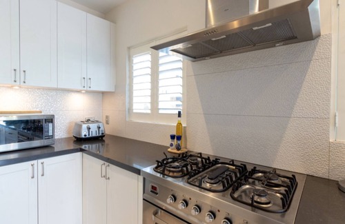 Freshwater House | Sealoc Luxury Beach House - between the Beaches