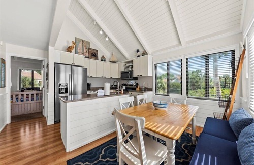 Sealoft Villas Villa | Sealoft Stunner near beach with amenity Cards. Golf views.