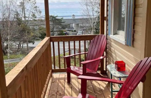Hunts Point Cabin | Seaman's Cottage #1 in Summerville Center - Pet Friendly!