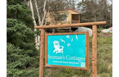 Hunts Point Cabin | Seaman's Cottage #1 in Summerville Center - Pet Friendly!