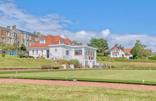 West Kilbride House | Seamill Cottage - 3 bed newly refurbished bungalow in West Kilbride