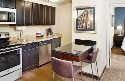 Manchester Condo | Seamless Stay in Manchester: Close to the Airportn