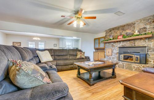 Searcy House | Searcy Retreat Home Near Little Red River