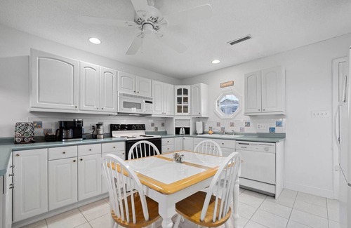 Topsail Beach House | Searenity! 3 BR w/bonus loft. Pet friendly.
