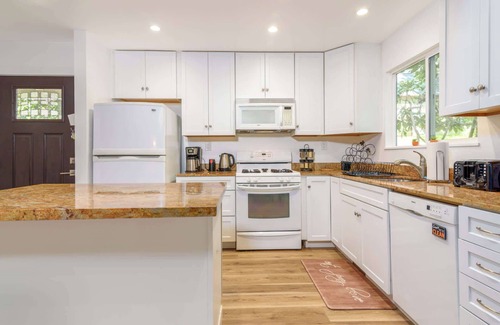 Anchor Bay House | Searenity by the Sea | Private Hot Tub