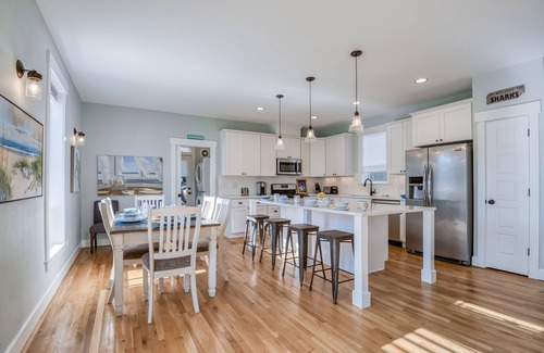 Logsden House | Searenity Now-New! Hot Tub-Deck-Beach Access-BBQ