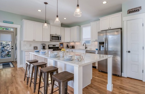 Logsden House | Searenity Now-New! Hot Tub-Deck-Beach Access-BBQ