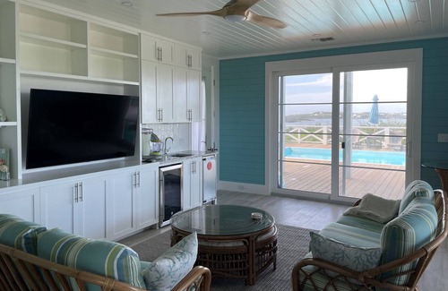 Hope Town House | SeaRenity Pool & Dock Slip W/Spectacular Views of the Atlantic & White Sound