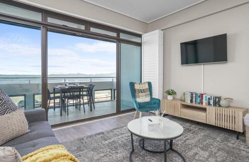 Strand Apartment | Searenity Tides by Host Agents