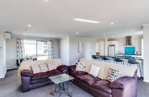 Waimarama House | SeaRenity - Waimarama Holiday Home