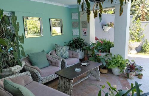 Umhlali Beach Bed & Breakfast | Searose Family Suite, Villa Roc Guesthouse, Salt Rock Ballito