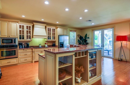 The Dunes House | SeaRose- Gorgeous Sanibel Estate now with dining credit!