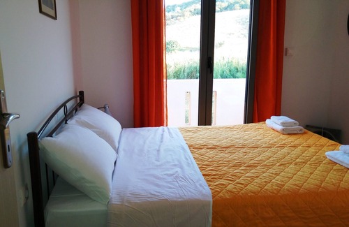 Skala Neon Kidonion House | Seaside House 2 bedrooms, Lesbos Island Greece