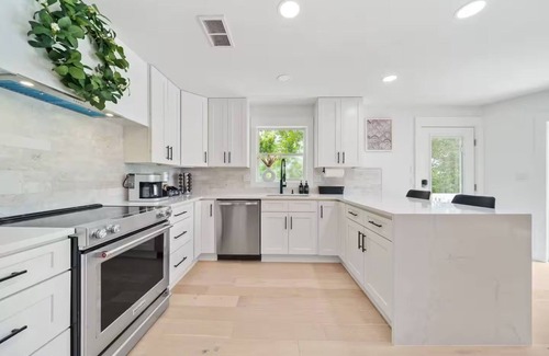 Laguna Beach Estates House | Seas & Greetings! 5BR 4BA House! Elegant Coastal Living Near the Shore