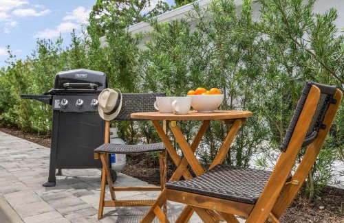 Naples Park House | Seas the Day Beach Wine Dine Relax. And repeat