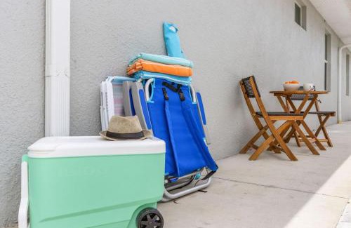 Naples Park House | Seas the Day Beach Wine Dine Relax. And repeat