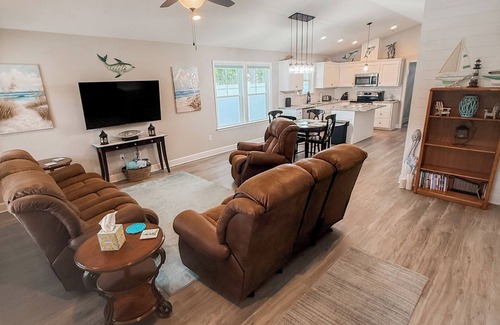 Crawfordville House | "Seas The Day" in this newer construction home located in Crawfordville.