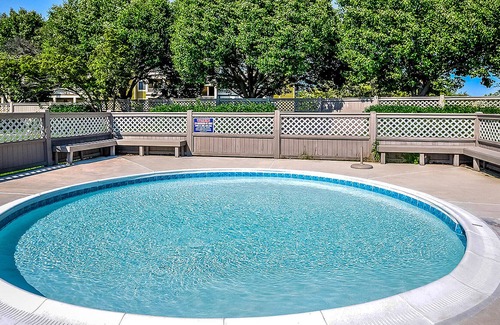 Heron Harbour Isle Condo | Seascape 3 Located in the Popular Heron Harbour!