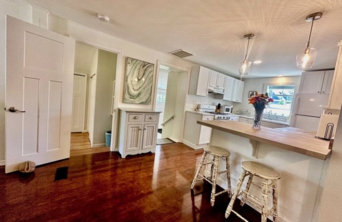 Falmouth Foreside Cottage | "Seascape" - a charming, coastal cottage ~ Falmouth Foreside