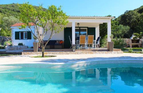 Cove Tri Zala (Zrnovo) House | Seascape Beach House Korcula
