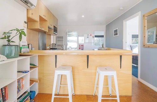 Dodges Ferry Cottage | Seascape Cottage Headland Stay near Whale Watching