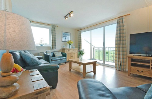 Amroth Cottage | Seascape Cottage is a modern seaside cottage sleeping up to 8 persons.