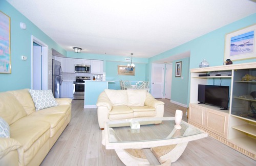 Heron Harbour Isle Condo | Seascape-Heron Harbour 200-9-Baywater 120th St, Pool, W/D, AC