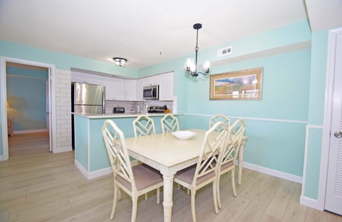 Heron Harbour Isle Condo | Seascape-Heron Harbour 200-9-Baywater 120th St, Pool, W/D, AC