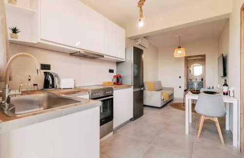 Petaloudes Apartment | Seascape House