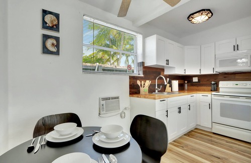 Harbordale Apartment | Seascape: Mins to Las Olas & Beach