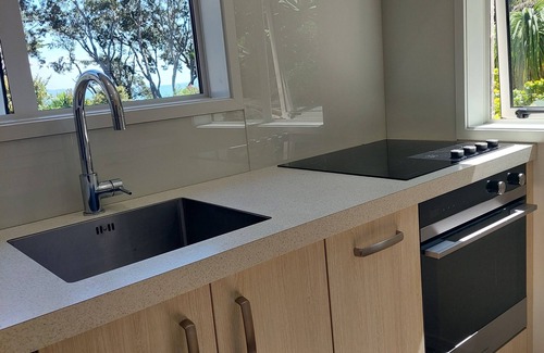Coromandel Forest Park Apartment | Seascape Modern 2 bedroom apartment on the Thames Coast