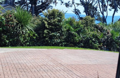 Coromandel Forest Park Apartment | Seascape Modern 2 bedroom apartment on the Thames Coast